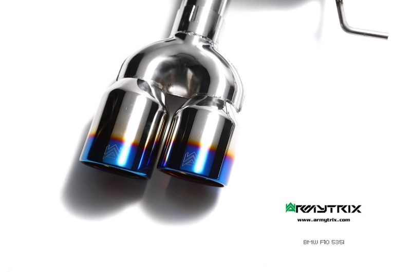 Système d'échappement Armytrix Valvetronic : tube avant + tube intermédiaire + tube en Y + silencieux Valvetronic + kit de télécommande sans fil + quatre embouts chromés argentés pour BMW F10 535i (2010-2017)