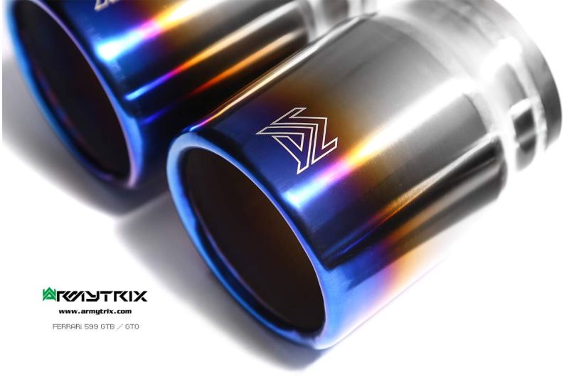 Tuyau d'échappement haute performance Armytrix en acier inoxydable avec revêtement céramique et simulateur de catalyseur pour Ferrari F12 (2012-2017)