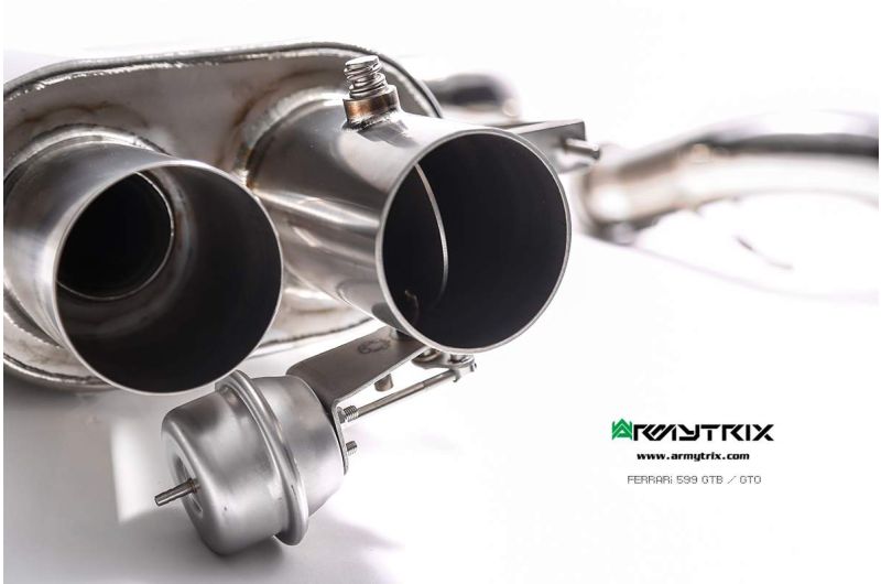 Tuyau d'échappement haute performance Armytrix en acier inoxydable avec revêtement céramique et simulateur de catalyseur pour Ferrari F12 (2012-2017)
